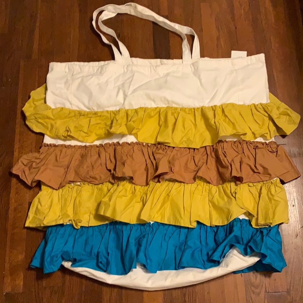 XLarge tote beach laundry bag with ruffles NWT